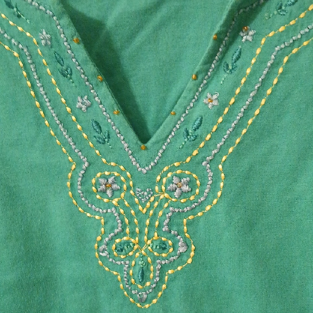 Erika Taylor Intimates Green Embroidered Short Sleeve Nightgown. - Picture 4 of 7